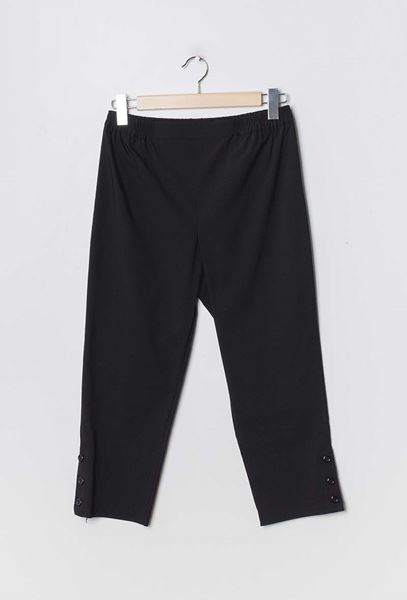 Immagine di PLUS SIZE BLACK CAPRI WITH BUTTONS